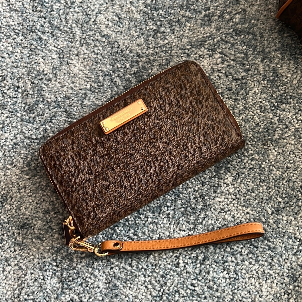 Micheal Kors wallet